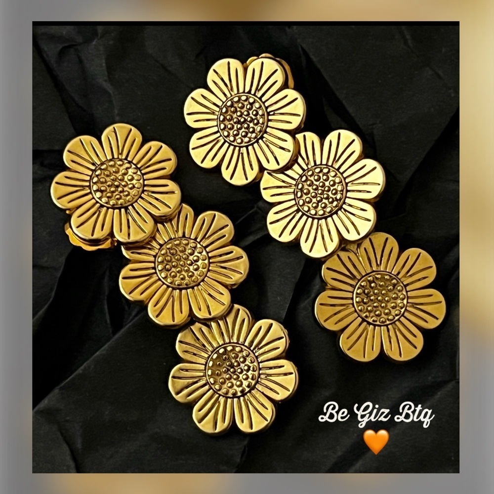 BINKER + ELIZA Authentic Daisy 24K Gold Plated Triple Drop Earrings NWT - Picture 5 of 6